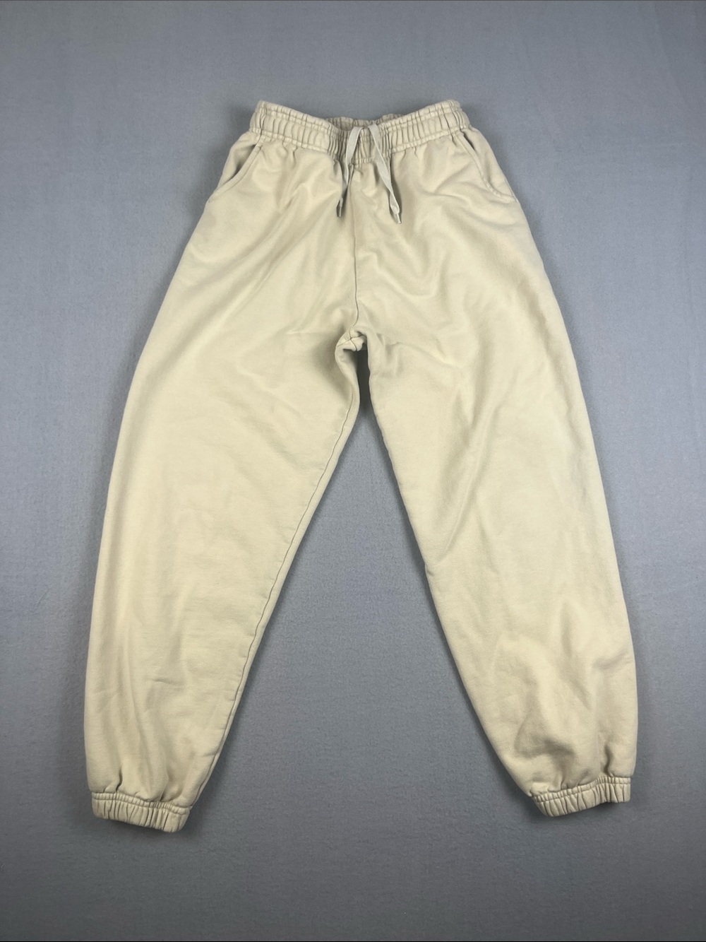 Daily Drills Khaki/Cream Drawstring Sweatpants
Size: XS/S
